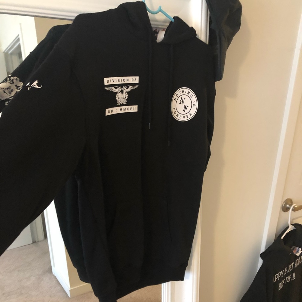 Sweatshirt